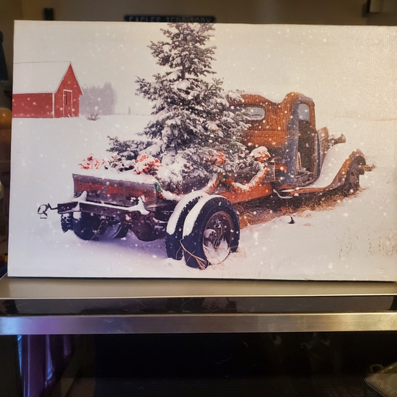 🛻🌲 Red Pickup w/Christmas Tree 🎄 - Picture 2 of 5